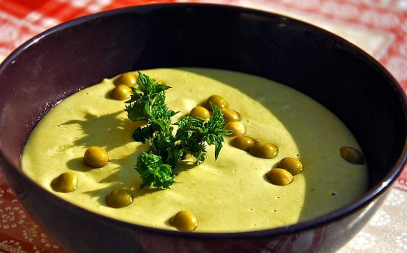 Sopa de crema de guisantes - álbum de fotos para el servicio de platos de oxying