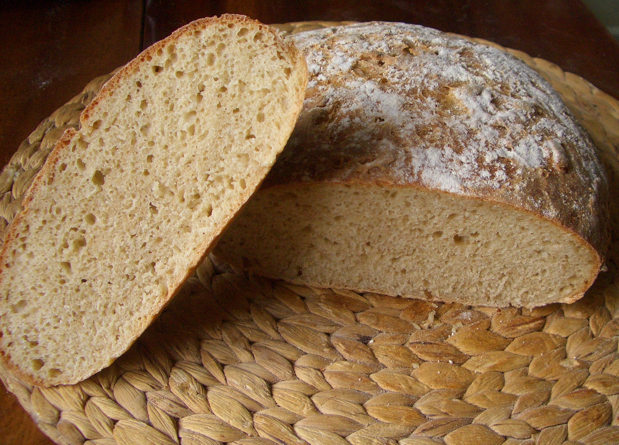 Испечь хлеб без духовки в домашних условиях. Хлеб Житный бездрожжевой. Хлеб ржаной бездрожжевой. Хлеб пшеничный бездрожжевой. Бездрожжевой хлеб на закваске.
