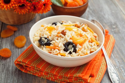 gachas de arroz con frutas secas