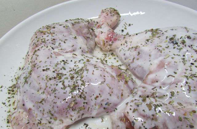 Ингредиенты для - Фаршированые куриные голени, томленые в сметанном соусе