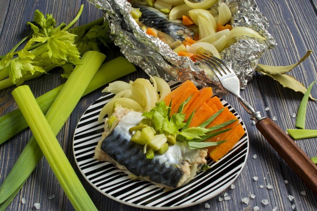 Скумбрия с овощами рецепт с фото